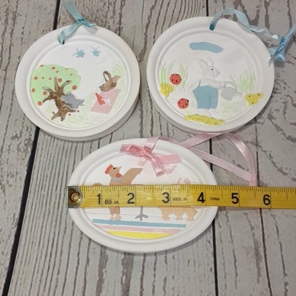 Mouse Rabbit Chicken Chalk Ware Wall Plaque Set Of 3 Ornament Round Oval Hanging - Picture 11 of 13